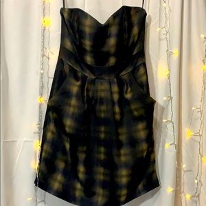 Strapless mini with pockets!